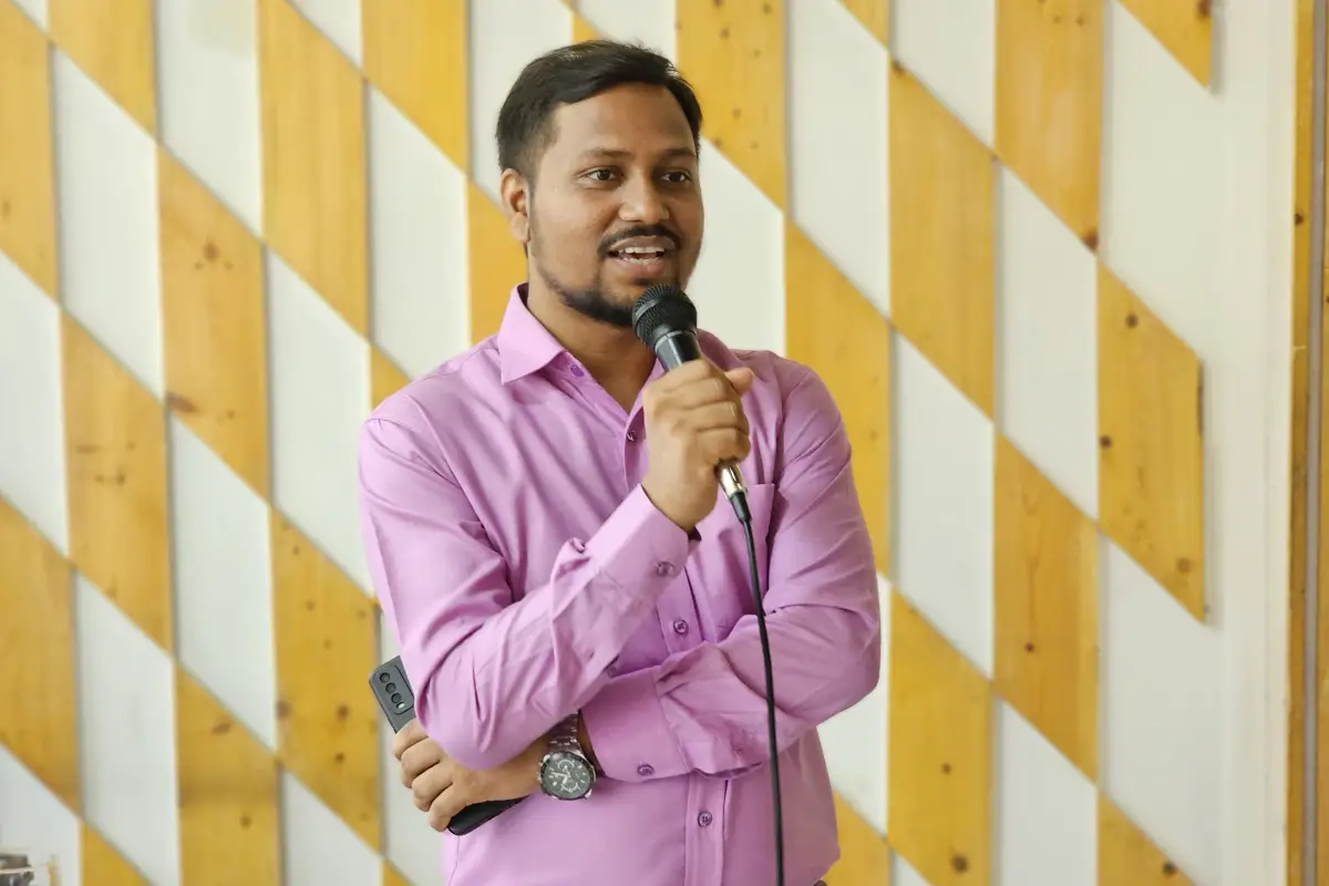 Shaddam Hossain speaking at HasTech annual program
